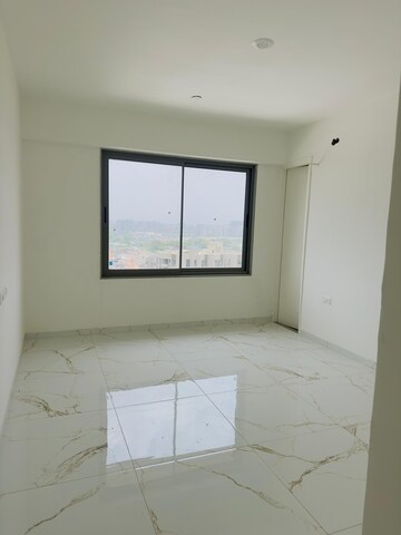 Room in 4 BHK Apartment at Shafalya Aurum Legacy, Sola – for Rent