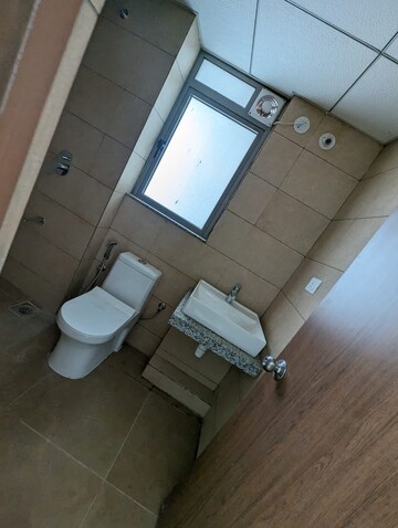 Bathroom in 3.5 BHK Apartment at Kalpataru Immensa, Kolshet Road – for Rent