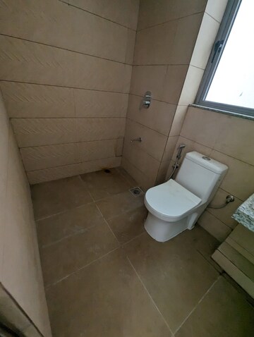 Bathroom in 3.5 BHK Apartment at Kalpataru Immensa, Kolshet Road – for Rent