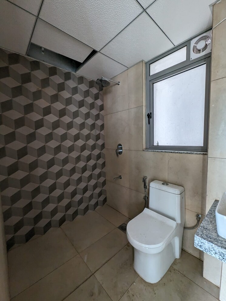 Bathroom, kalpataru-immensa 3.5 Bedroom 1750 Sq.Ft. Apartment In Kolshet Road Thane 8966804