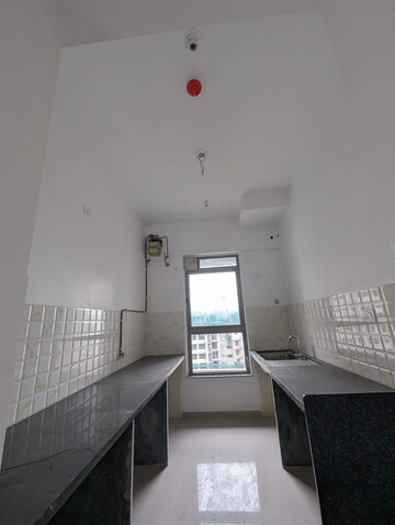Building Lobby in 3.5 BHK Apartment at Kalpataru Immensa, Kolshet Road – for Rent
