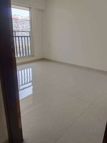 Room in 1 BHK Apartment at Sai Crystal Empire, Nalasopara East – for Rent