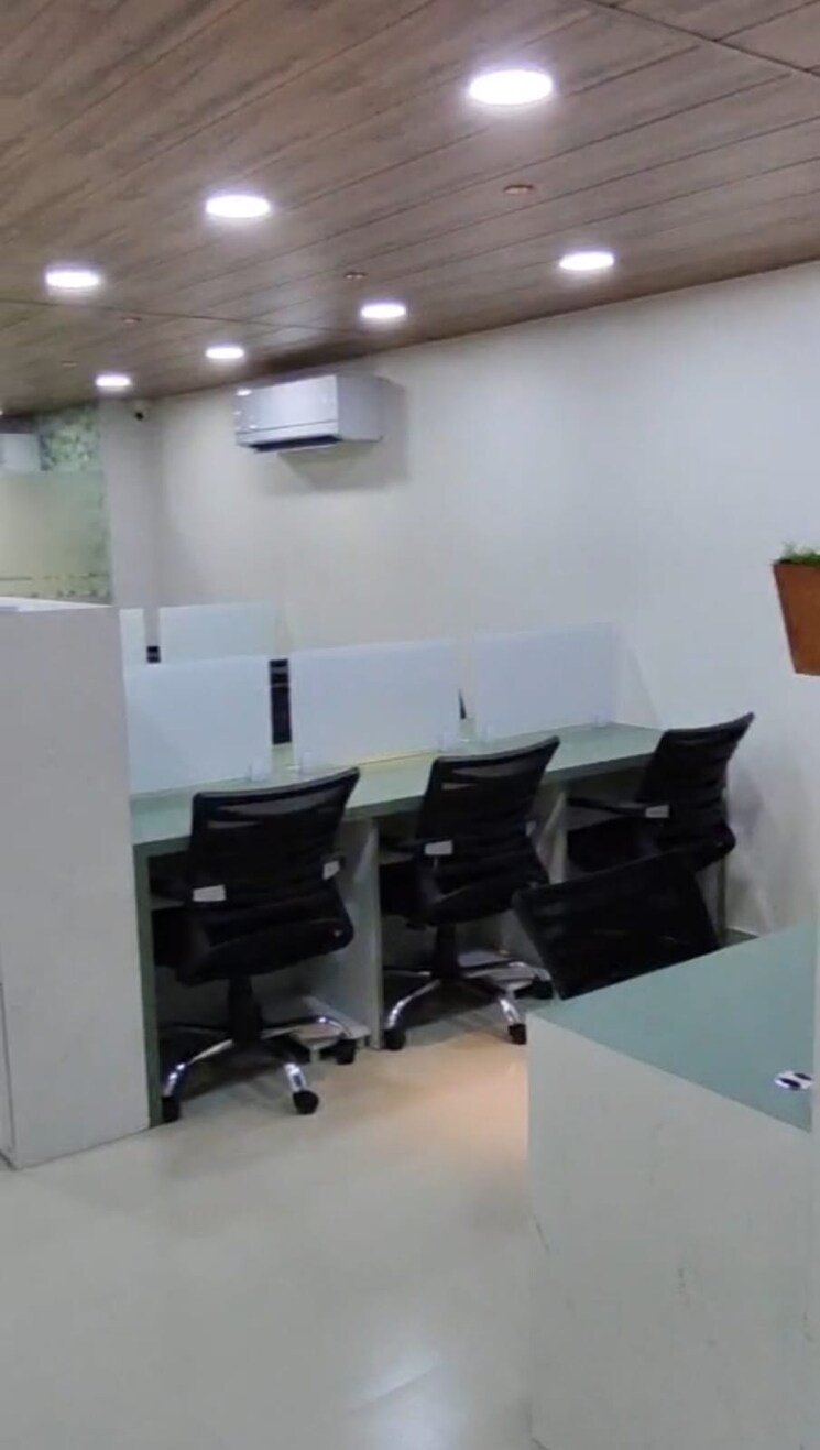 Team Area, shivalik-shilp Commercial Office Space 986 Sq.Ft. In Sanidhya Ahmedabad 8966819