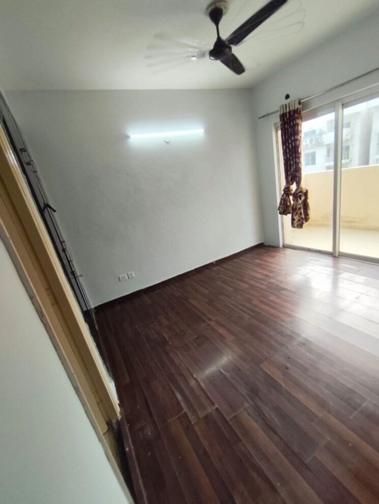 Room, paras-seasons 3 Bedroom 1130 Sq.Ft. Apartment In Sector 168 Noida 8966840