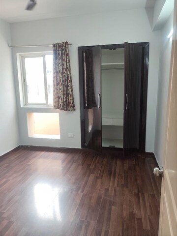 Room in 3 BHK Apartment at Paras Seasons, Sector 168 – for Rent