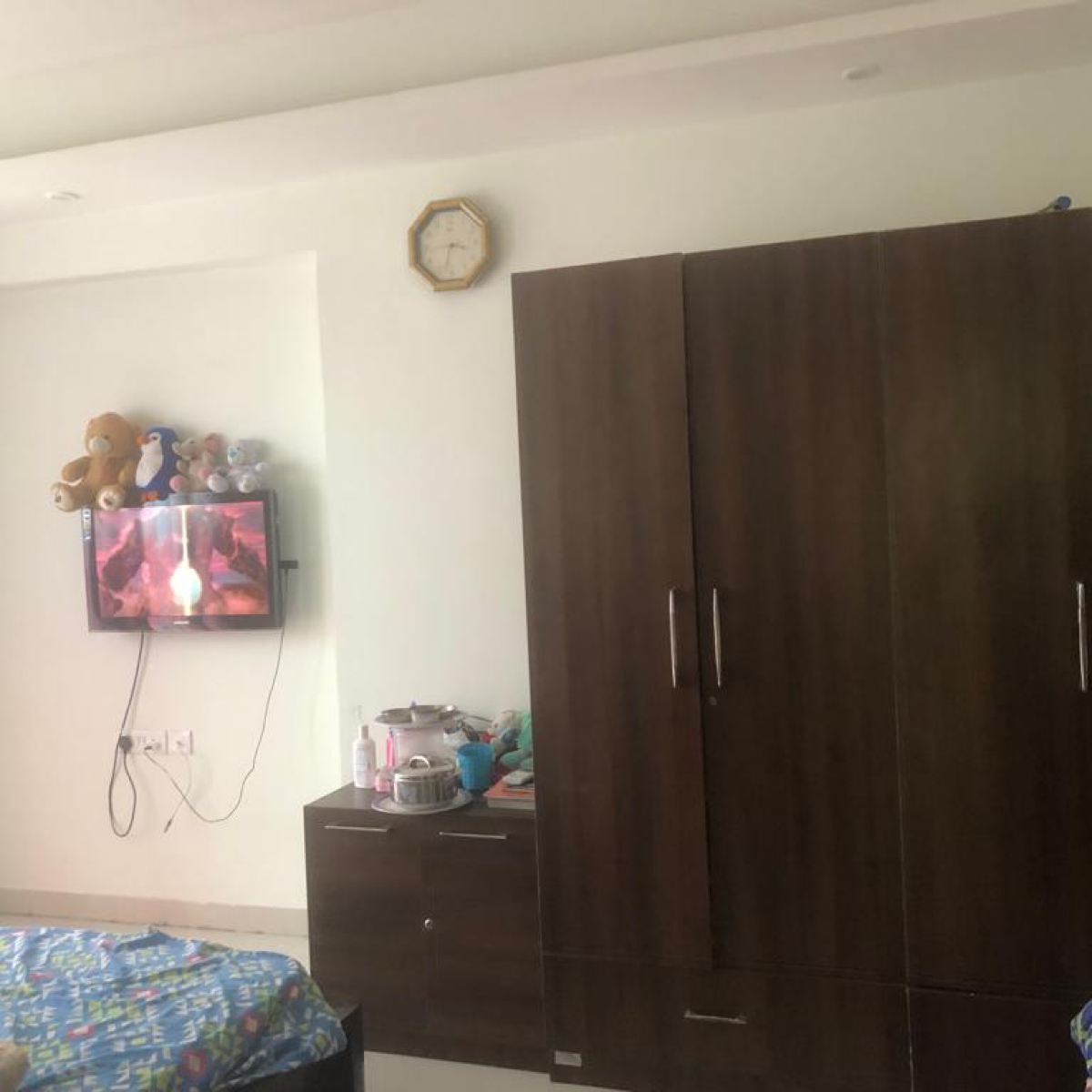 3 BHK 1730 Sq.Ft. Apartment in Mahagun Mirabella