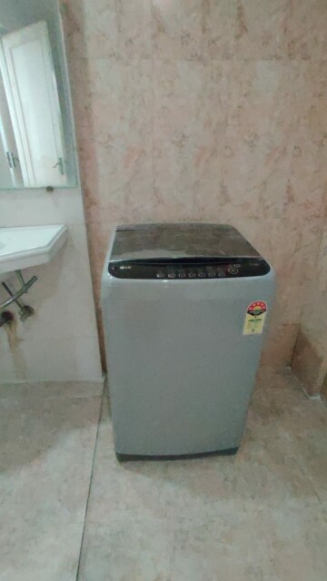 Furnished Amenities in 3 BHK Apartment at Uttam Tower, Yerawada – for Rent