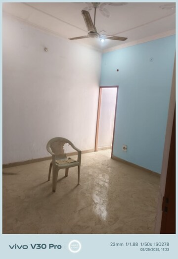Room in 2 BHK Independent House at Gomti Nagar – for Sale