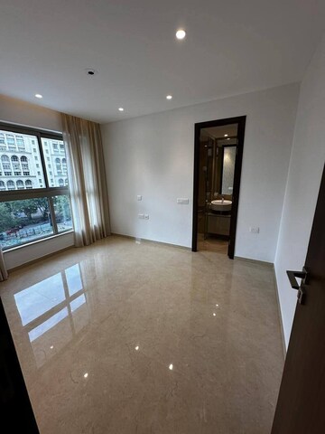 Room in 1 BHK Apartment at Parshwanath Galaxy Avenue, Nalasopara East – for Rent