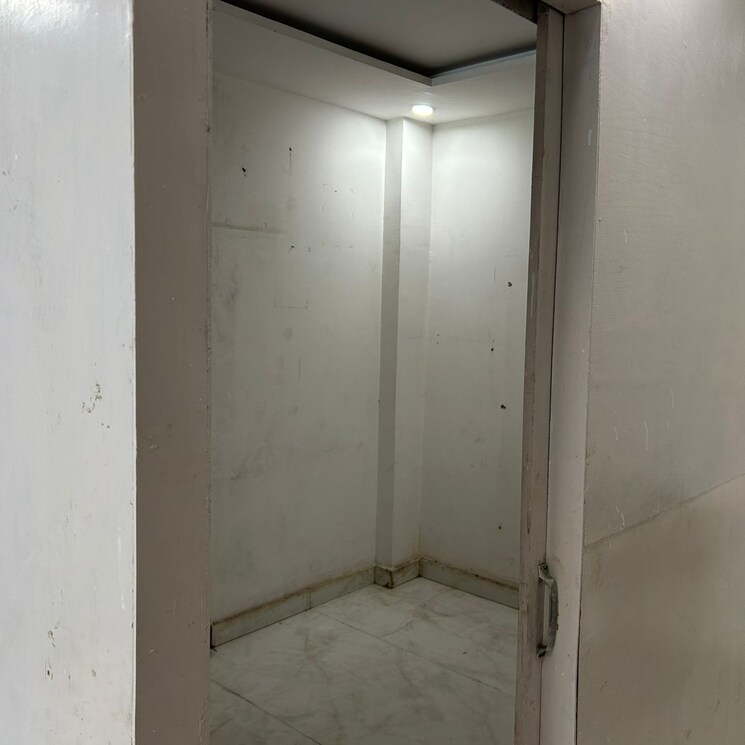 Bathroom, rohini sector 24 Commercial Office Space 750 Sq.Ft. In Rohini Sector 24 Delhi 8966924