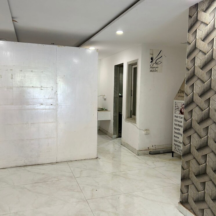 Room, rohini sector 24 Commercial Office Space 750 Sq.Ft. In Rohini Sector 24 Delhi 8966924