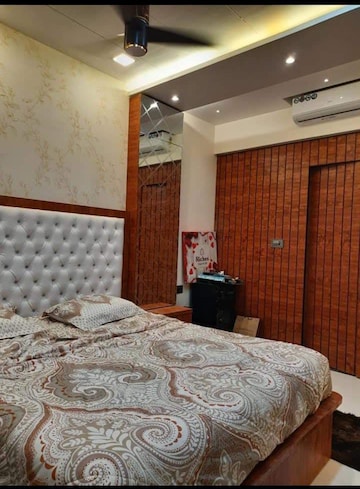 2 BHK Apartment For Sale in Rustomjee Urbania Azziano, Thane West