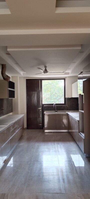 Living Room in 3 BHK Builder Floor at Sector 14 – for Rent