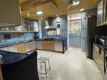 Living Room in 3 BHK Apartment at Colaba – for Rent