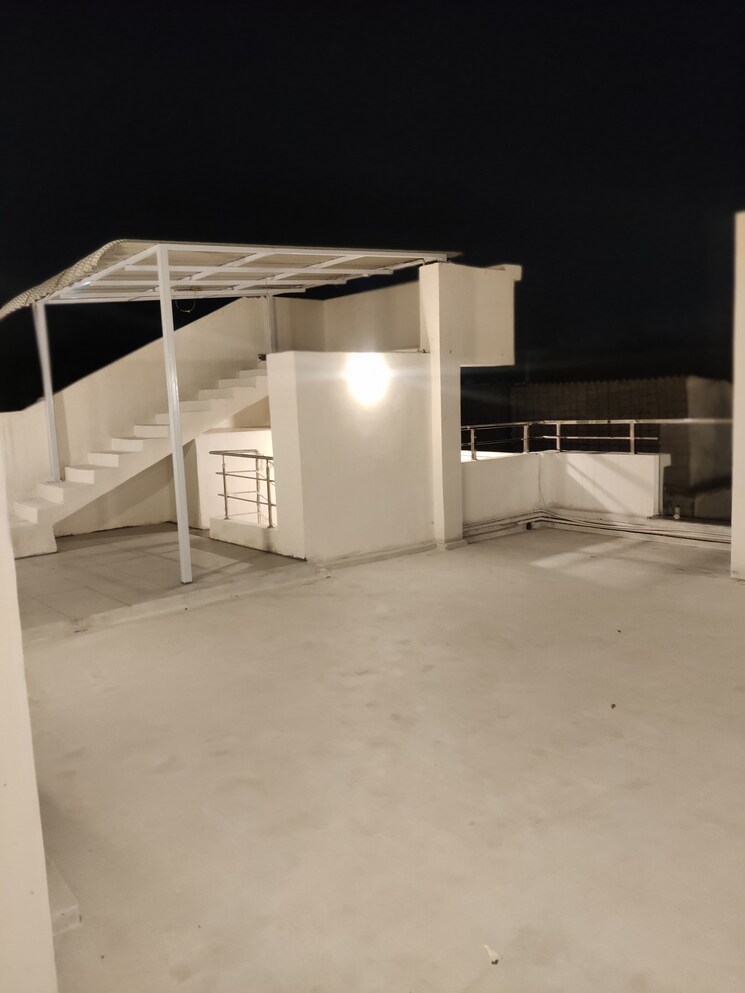 Room, karkhana 4 Bedroom 1500 Sq.Ft. Independent House In Karkhana Hyderabad 8966986