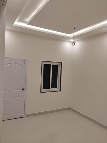 Room in 4 BHK Independent House at Karkhana – for Sale