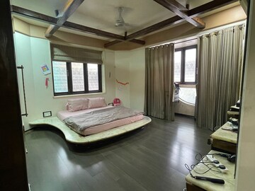 Living Room in 3 BHK Apartment at Colaba – for Rent