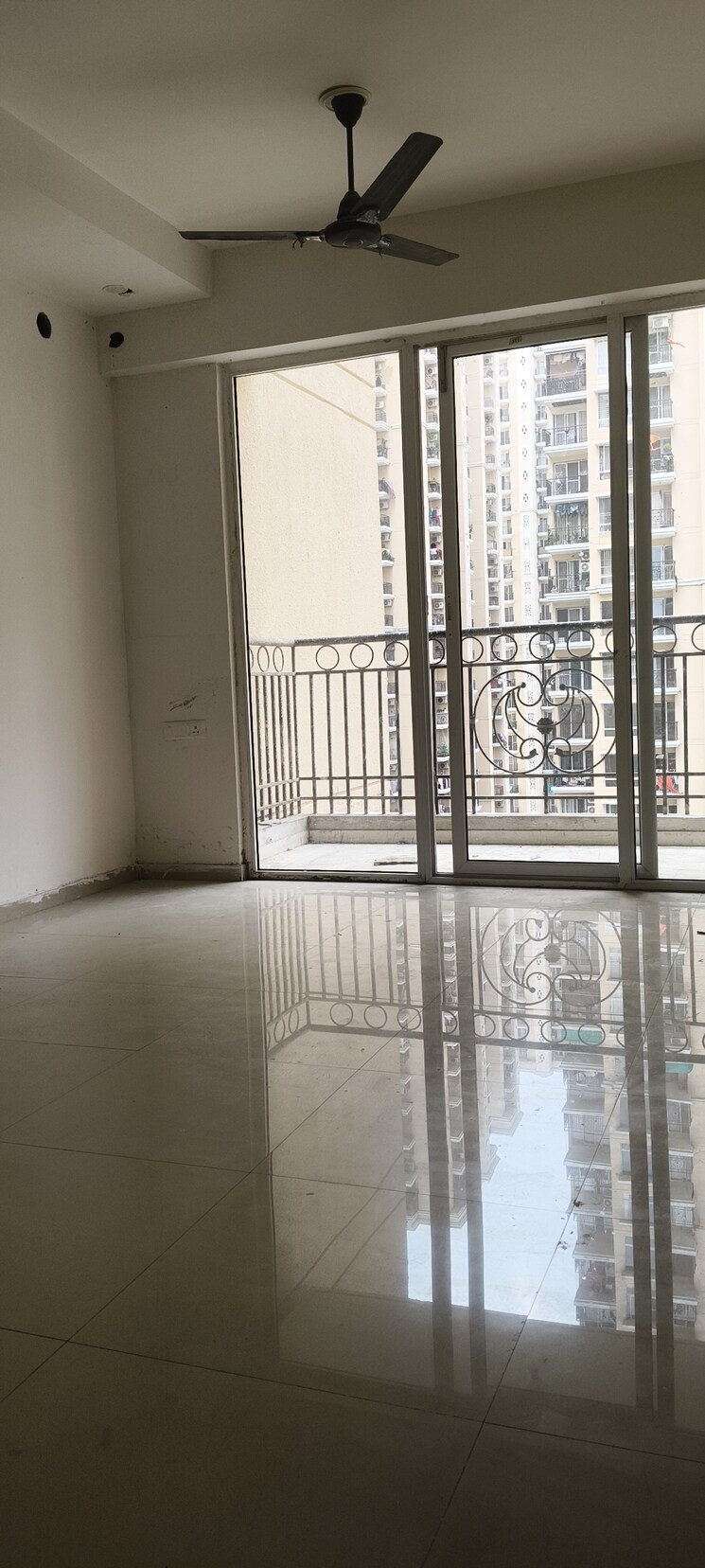 Room, prateek-grand-carnesia 3.5 Bedroom 1272 Sq.Ft. Apartment In Siddharth Vihar Ghaziabad 8966999