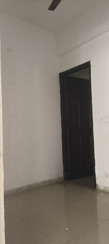 Room in 3.5 BHK Apartment at Prateek Grand Carnesia, Siddharth Vihar – for Rent