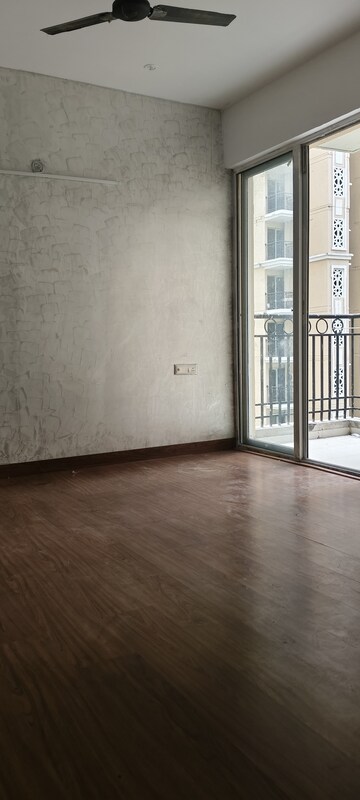 Room in 3.5 BHK Apartment at Prateek Grand Carnesia, Siddharth Vihar – for Rent