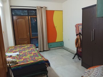 Bedroom in 3 BHK Apartment at Gail CGHS, Sector 56 – for Rent