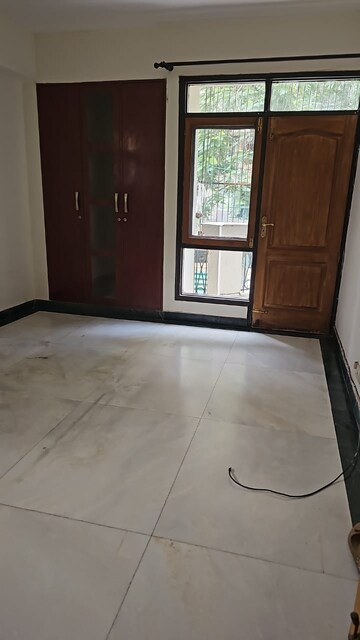 Room in 3 BHK Apartment at Gail CGHS, Sector 56 – for Rent