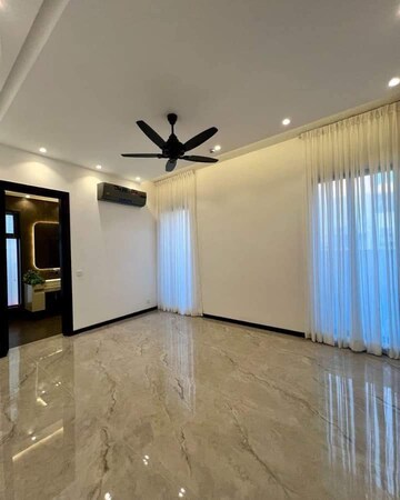 Room in 3 BHK Apartment at Maithili The Trellis, Sector 10 Kopar Khairane – for Sale