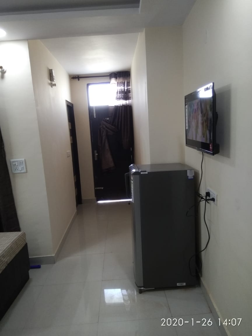 1 RkBuilder Floor For Rent in Chattarpur