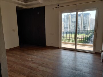 Room in 3 BHK Apartment at Maxblis Grand Wellington, Sector 75 – for Rent