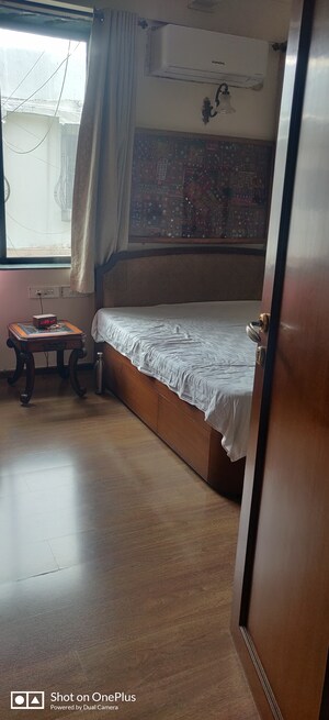 Furnished Amenities in 2.5 BHK Apartment at Colaba – for Sale