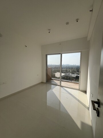 Room in 2 BHK Apartment at Godrej Boulevard, Manjari – for Rent