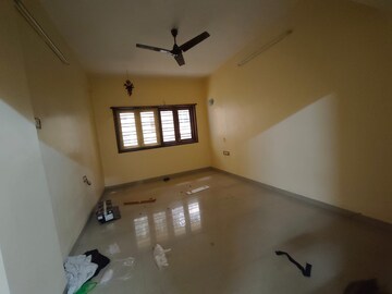 Room in 2 BHK Apartment at Fair View Apartment, Chembur – for Rent