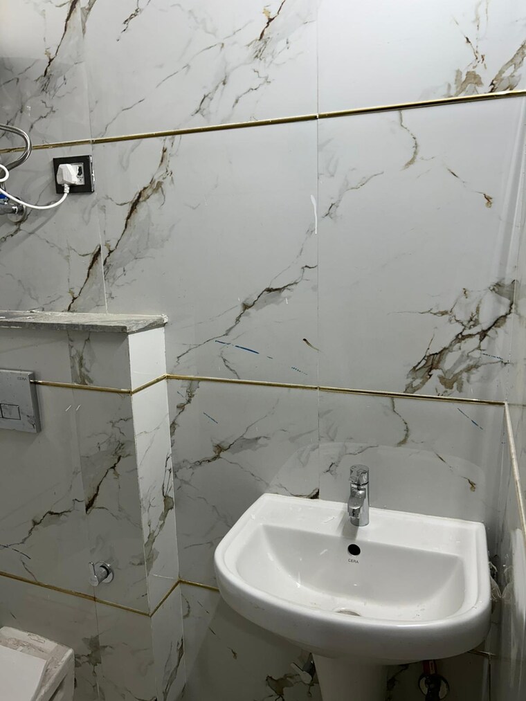 Bathroom, chattarpur 3 Bedroom 1200 Sq.Ft. Builder Floor In Chattarpur Delhi 8967061