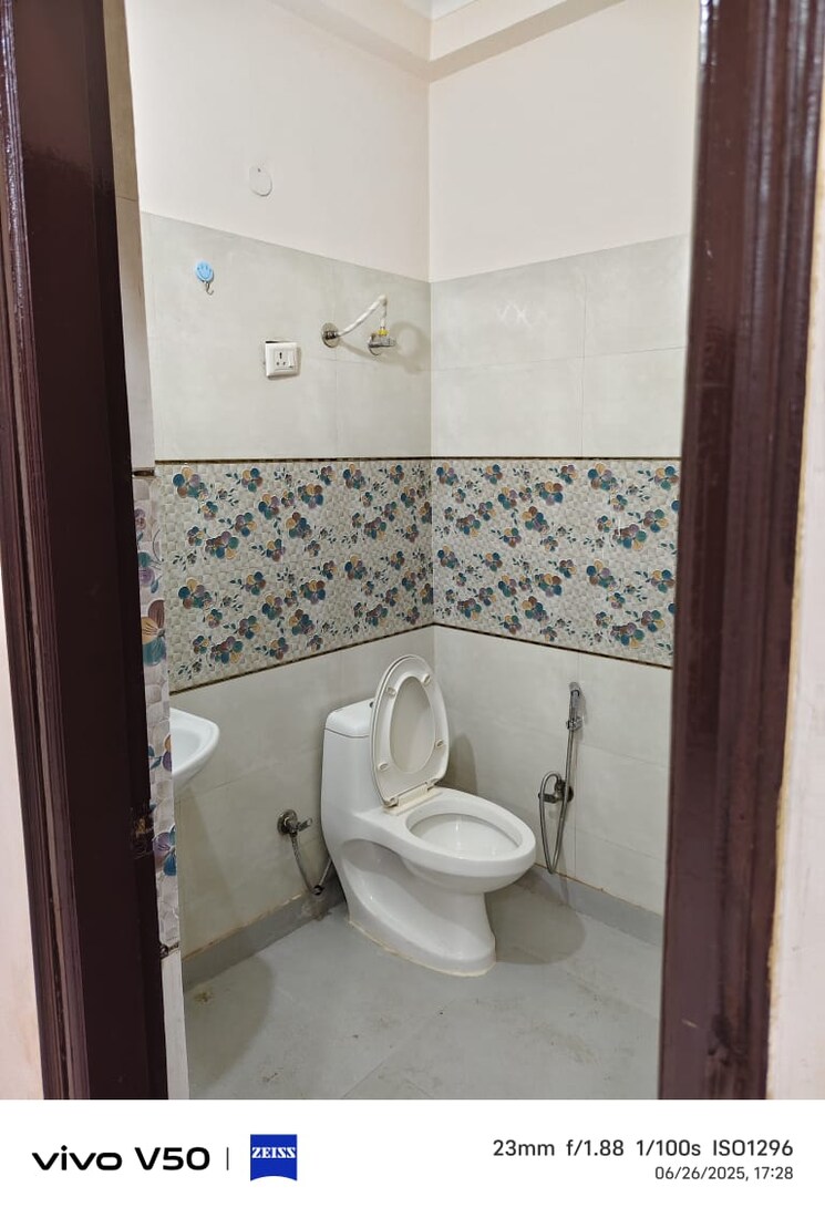 Bathroom, shakti khand iv 3 Bedroom 112 Sq.Ft. Builder Floor In Shakti Khand iv Ghaziabad 8967086