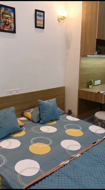 Team Area in Studio Apartment at Gaur City Center, Sector 4 Greater Noida – for Rent