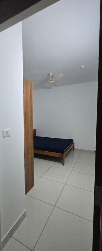 Room in 3 BHK Apartment at Prestige Finsbury Park Hyde, Bagaluru – for Rent
