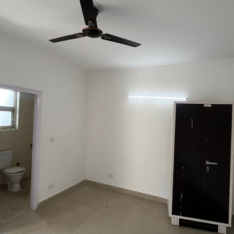 Room, puri-vip-floors 3 Bedroom 1500 Sq.Ft. Villa In Sector 81 Faridabad 8967144