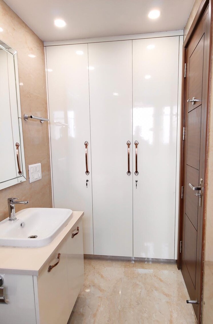 Bathroom, ansal-sushant-floors 3 Bedroom 2400 Sq.Ft. Builder Floor In Sushant Lok ii Gurgaon 8967225