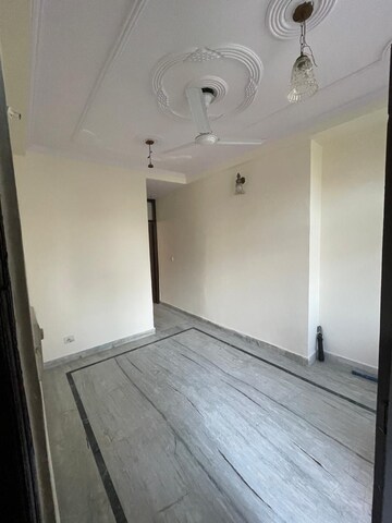 Room in 3 BHK Builder Floor at Begumpur – for Rent