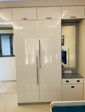 Building Lobby in 2 BHK Apartment at Kalpataru Paramount, Kapur Bawdi – for Rent