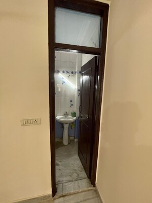 Furnished Amenities in 3 BHK Builder Floor at Malviya Nagar – for Sale