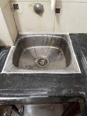 Furnished Amenities in 3 BHK Builder Floor at Malviya Nagar – for Sale