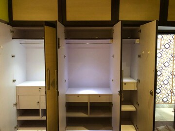 Furnished Amenities in 1 BHK Apartment at Mantri Park, Goregaon East – for Rent
