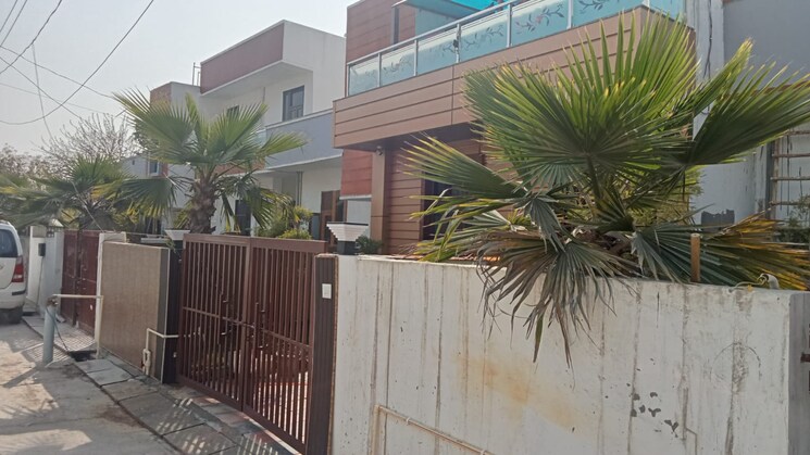 Balcony, knowledge park v greater noida 3 Bedroom 1800 Sq.Ft. Villa In Knowledge Park V Greater Noida Greater Noida 8967247