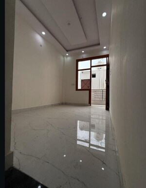 Room in 2.5 BHK Builder Floor at Sector 35 – for Sale