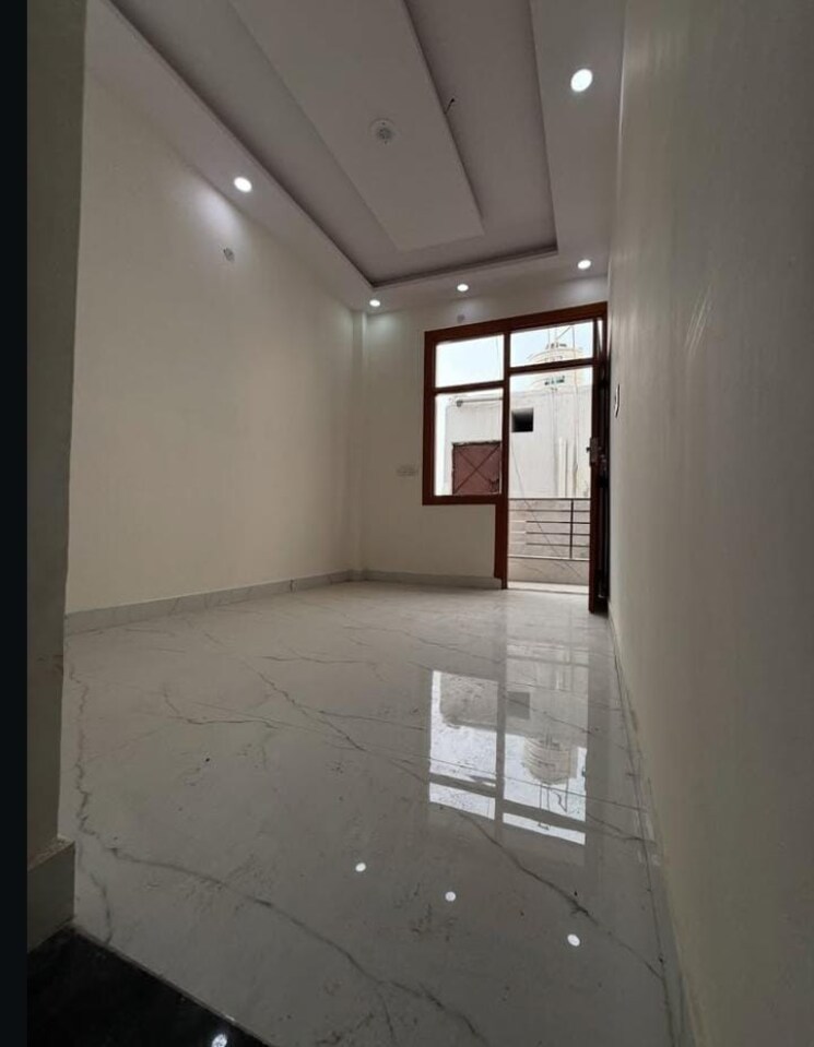Room, sector 35 2.5 Bedroom 1800 Sq.Ft. Builder Floor In Sector 35 Faridabad 8967267