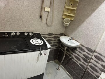 Team Area in 1 BHK Builder Floor at The Grand, Sector 52 – for Rent