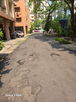 Parking in 3 BHK Apartment at Shrachi Greenwood Park, Rajarhat New Town – for Sale