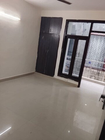Room in 2 BHK Builder Floor at Chattarpur – for Rent