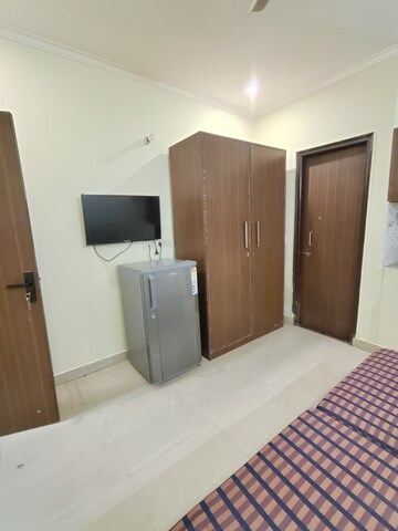 Bedroom in 1 RK Builder Floor at SS 100, Sector 49 – for Rent